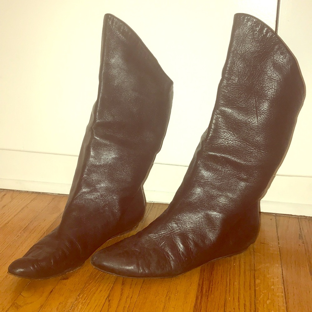 Allure Black Leather Flat boots